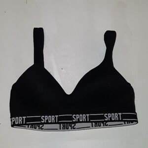 Sports bra padded